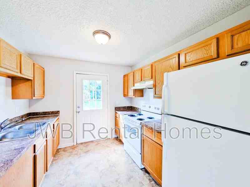 488 Arlington Rd N - Photo 2 of 21