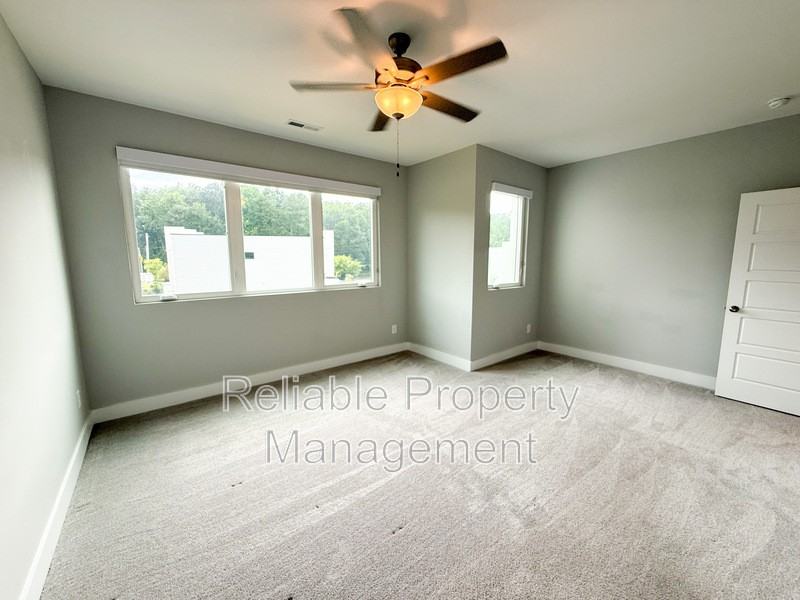 10 Slater Dr - Photo 4 of 15