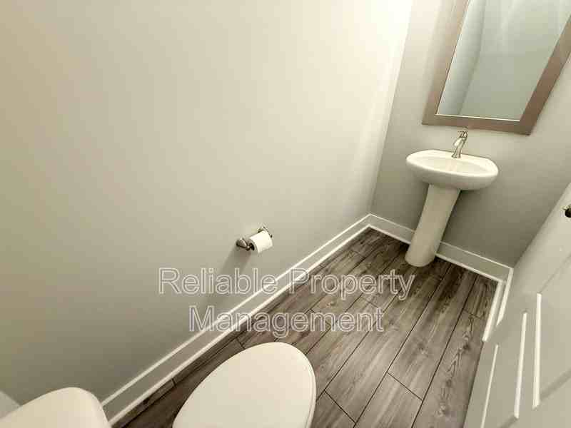 10 Slater Dr - Photo 5 of 15