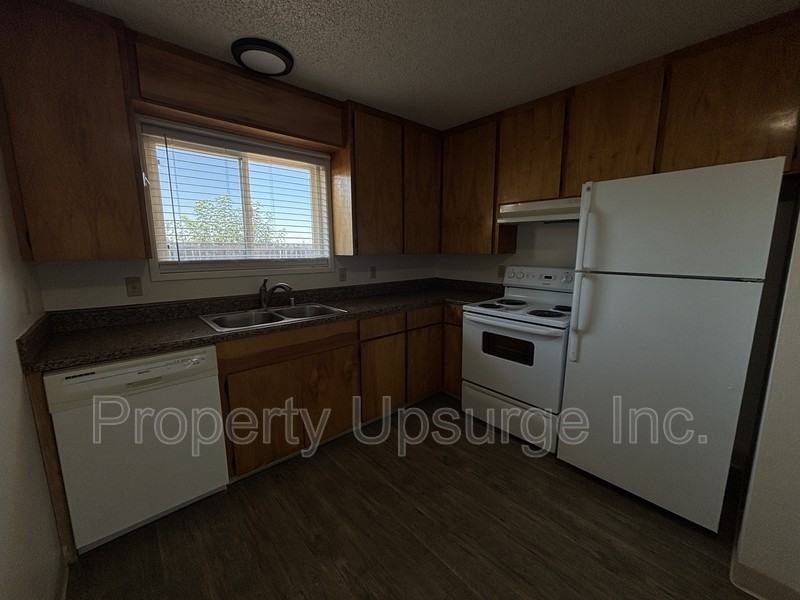 725 Kimball Rd #13 - Photo 3 of 15