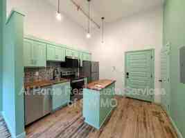 featured image of 320 W Walnut St #208