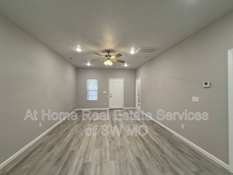 805 S Douglas Ave - Photo 5 of 13