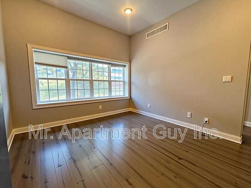 16 Wellington St S #201 - Photo 2 of 6