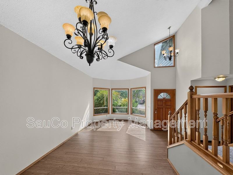 969 Sw 177th Ter - Photo 4 of 22