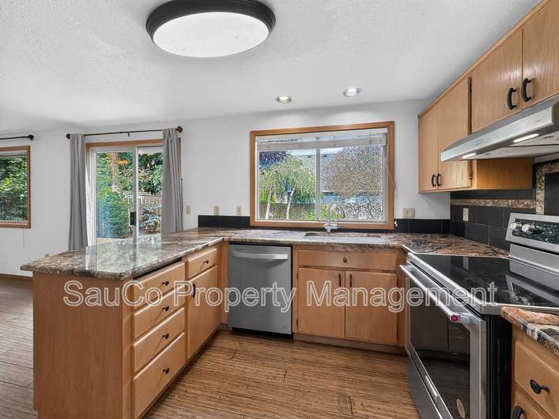 969 Sw 177th Ter - Photo 5 of 22