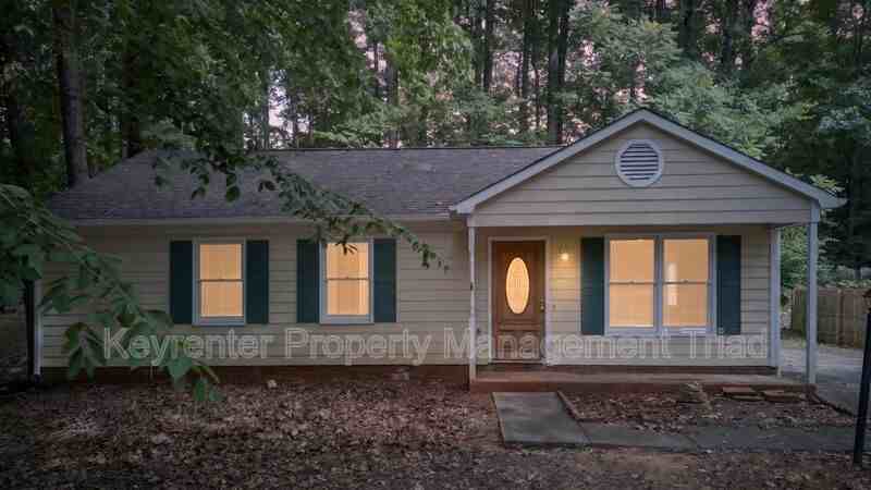 151 Laura Ave - Photo 6 of 33