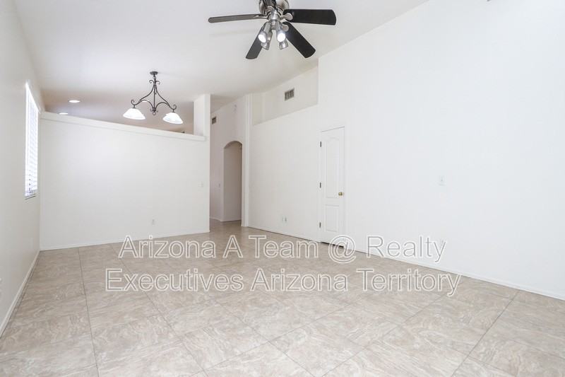 2868 W Simplicity Dr - Photo 2 of 26