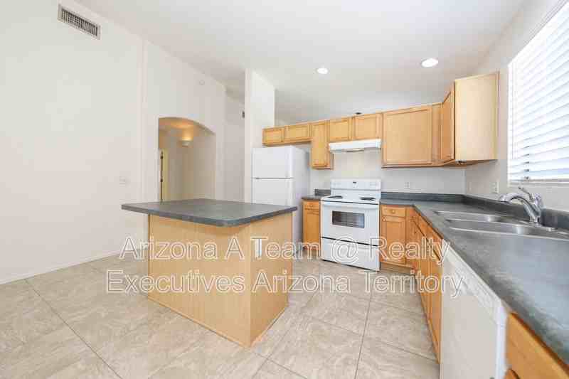 2868 W Simplicity Dr - Photo 5 of 26