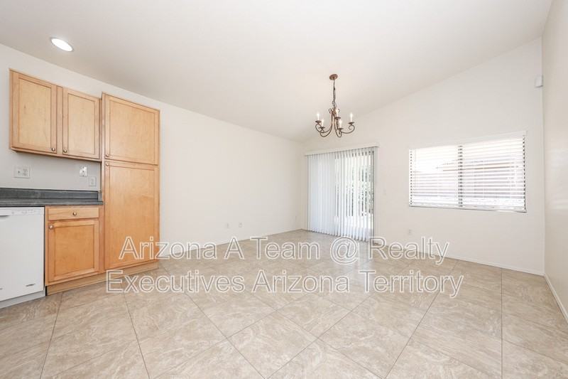2868 W Simplicity Dr - Photo 7 of 26