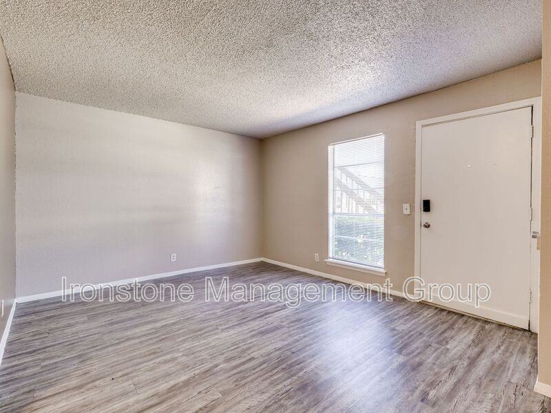 4641 S Darlington Ave #4A - Photo 3 of 6