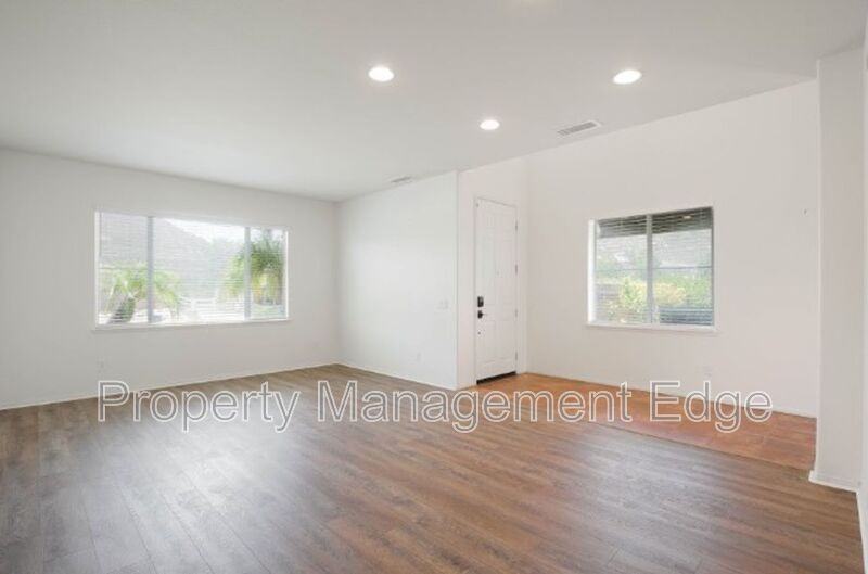 23536 Silverwood St - Photo 4 of 23