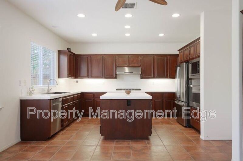 23536 Silverwood St - Photo 5 of 23