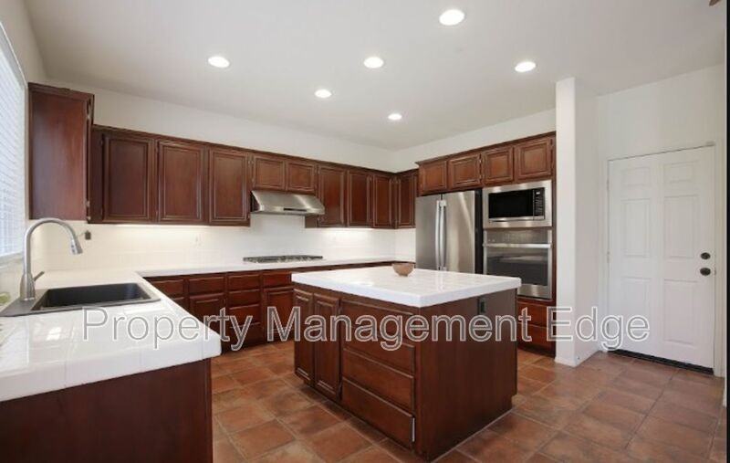 23536 Silverwood St - Photo 6 of 23