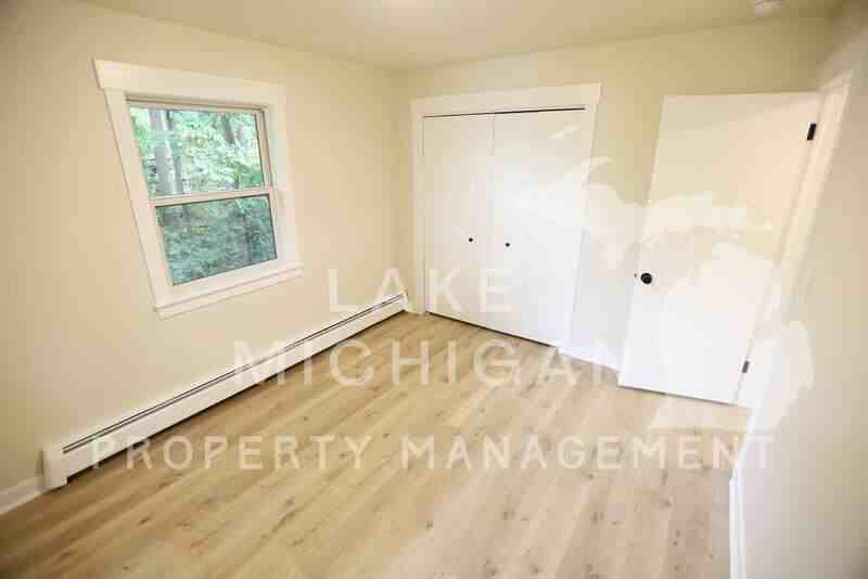 883 Emerald Ave Ne - Photo 5 of 6