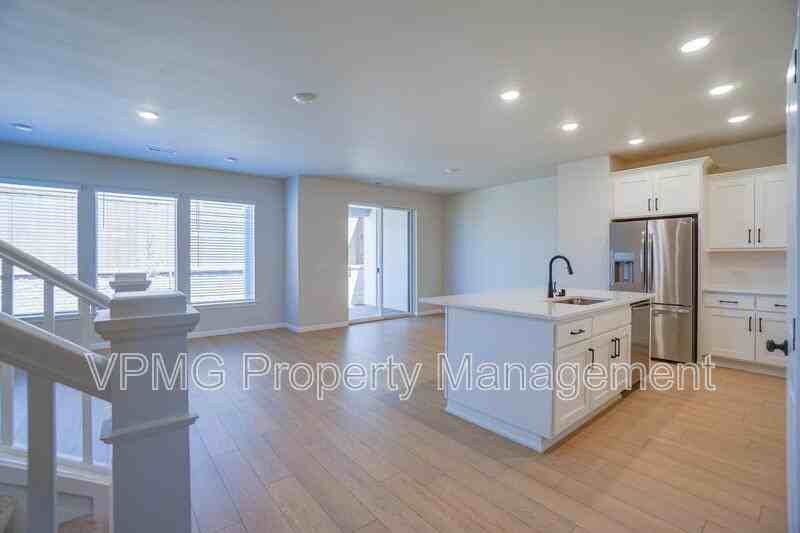 18300 Ne 14th St - Photo 7 of 36