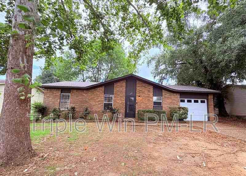 220 Randall Dr