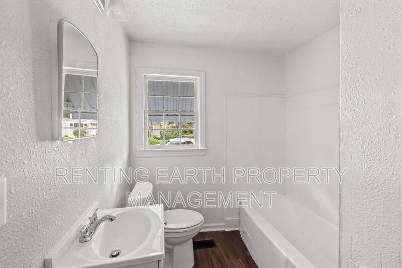 576 Sun Valley Rd - Photo 6 of 17