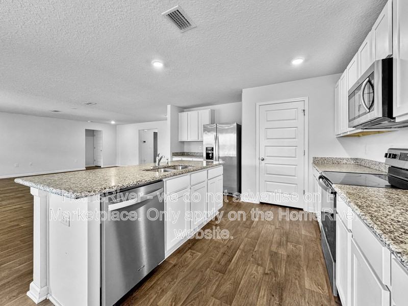 5578 Guinevere Ln - Photo 5 of 21