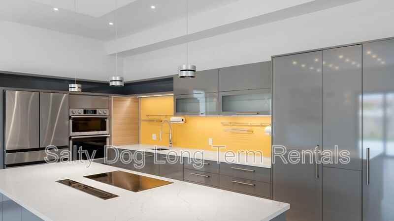 3001 John Anderson Dr - Photo 6 of 31