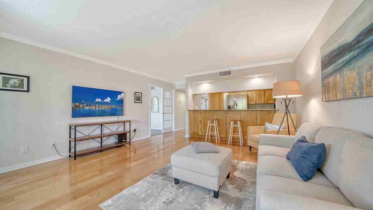835 South Osprey Avenue - 1Unit 201 #1 - Photo 6 of 30