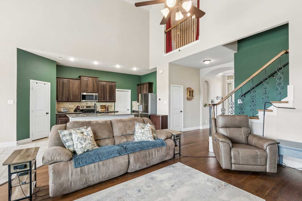 127 Hillcrest Way #1 - Photo 5 of 28