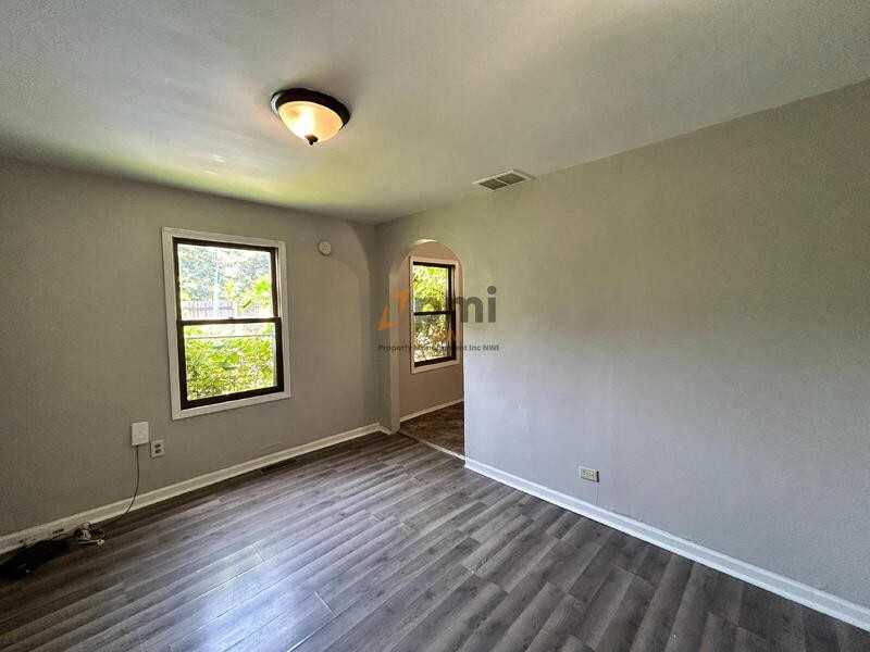 5542 Mulberry Ave #3 - Photo 4 of 13