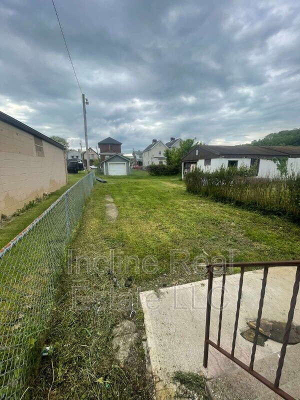 124 S 13th St - Photo 3 of 14