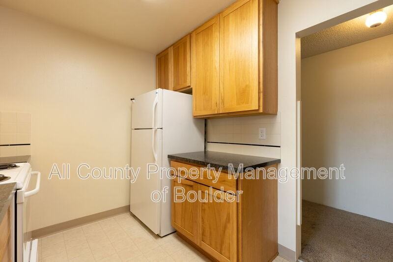600 Manhattan Dr #5B - Photo 3 of 19