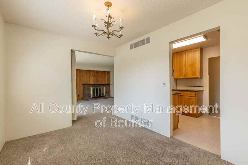 600 Manhattan Dr #5B - Photo 5 of 19