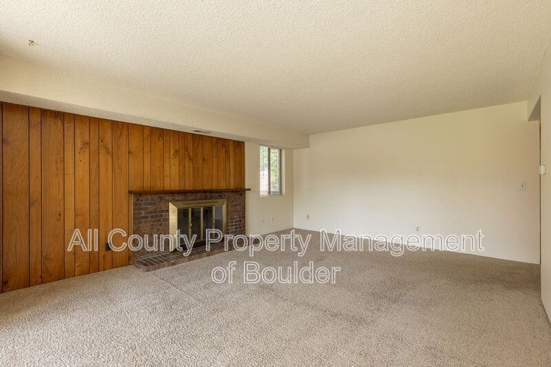 600 Manhattan Dr #5B - Photo 7 of 19