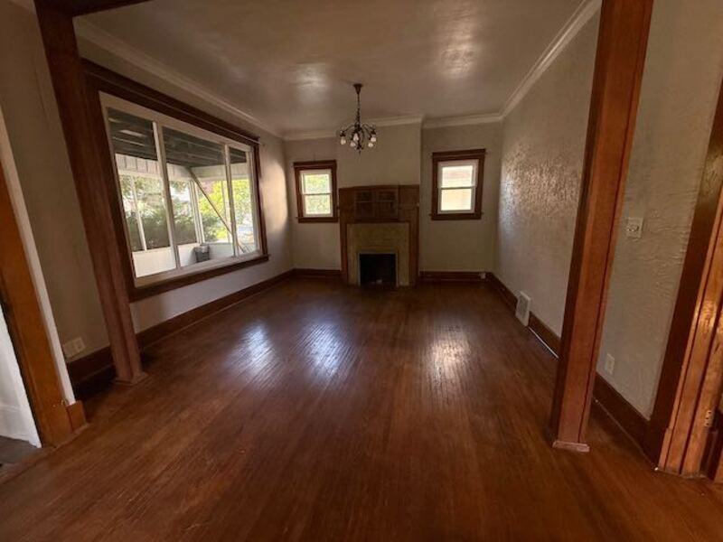 1601 W Ayres Ave - Photo 3 of 13