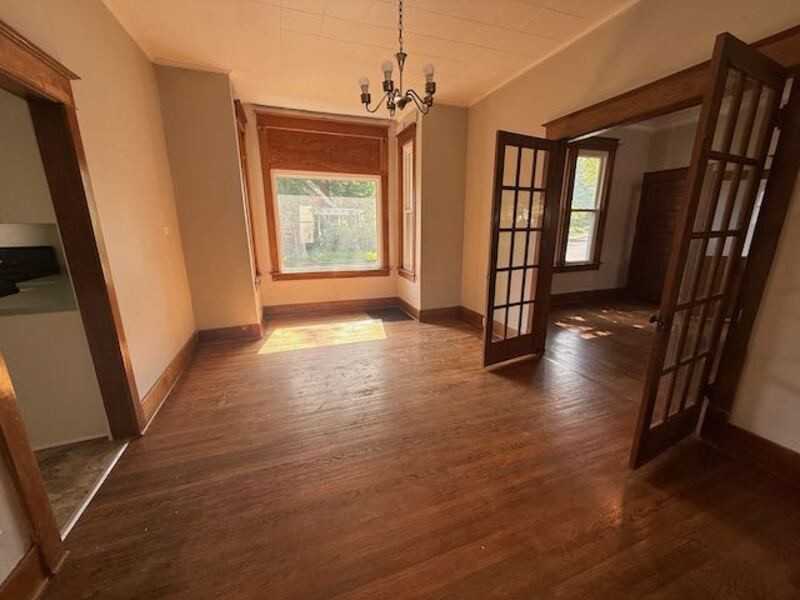 1601 W Ayres Ave - Photo 5 of 13
