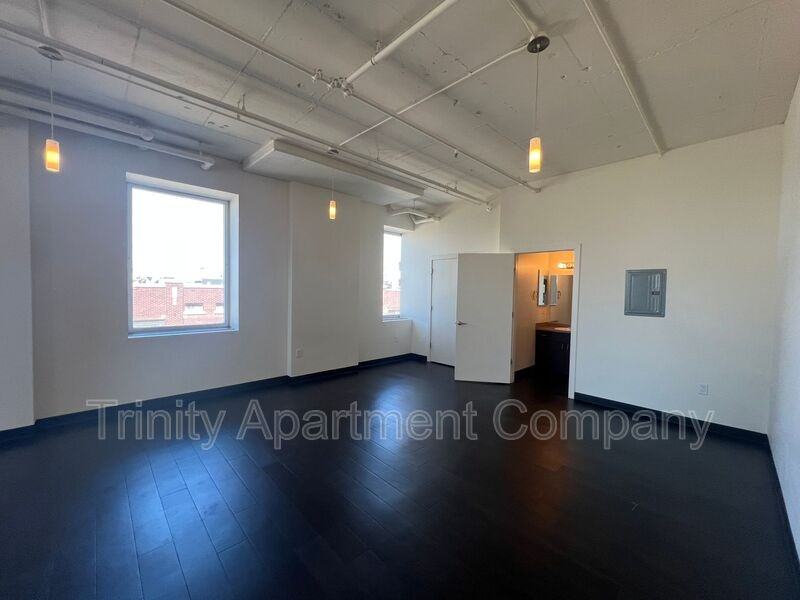 517 Gold Ave Sw #210 - Photo 3 of 11