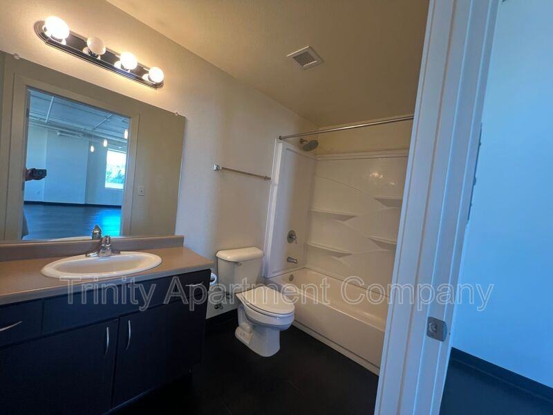 517 Gold Ave Sw #210 - Photo 4 of 11