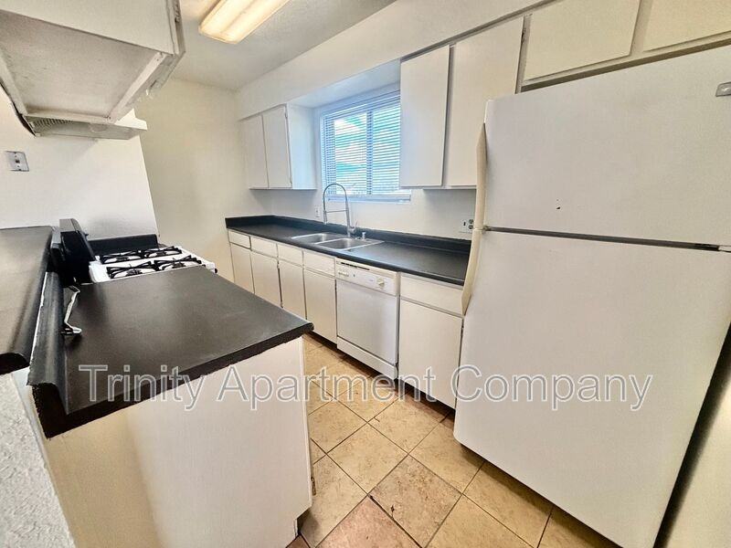 117 General Arnold St Ne #117C - Photo 3 of 10