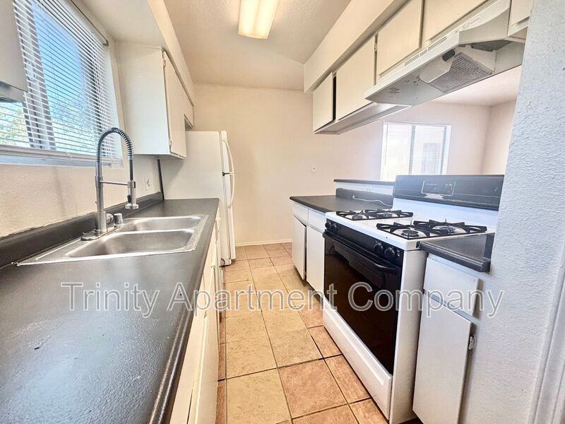 117 General Arnold St Ne #117C - Photo 4 of 10