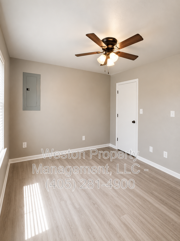 416 E Washington St - Photo 3 of 14