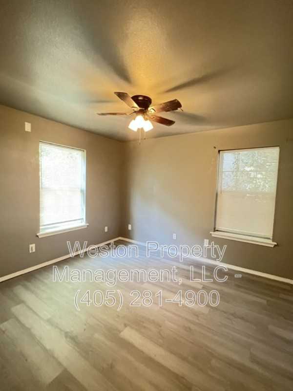 416 E Washington St - Photo 7 of 14