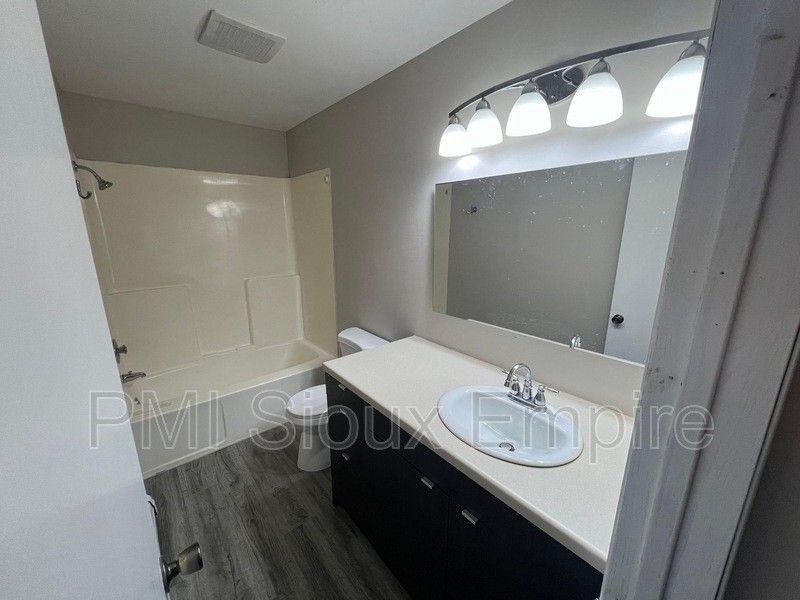 440 S Western Ave #6 - Photo 6 of 8