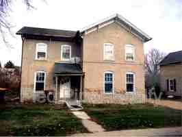 featured image of 810 1/2 E Shawnee St
