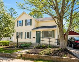 featured image of 427 W Clark St