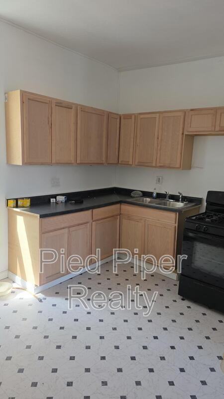 5621 S Elizabeth St - Photo 3 of 17