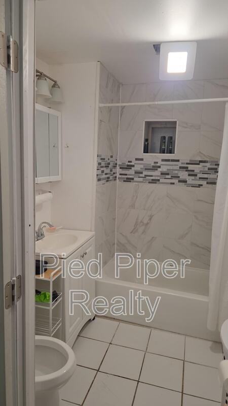 5621 S Elizabeth St - Photo 5 of 17