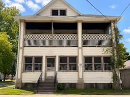 featured image of 225 1/2 W Pleasant St