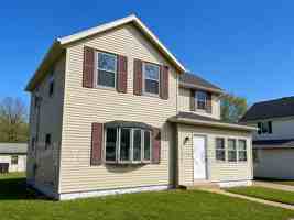 featured image of 534 E Illinois St