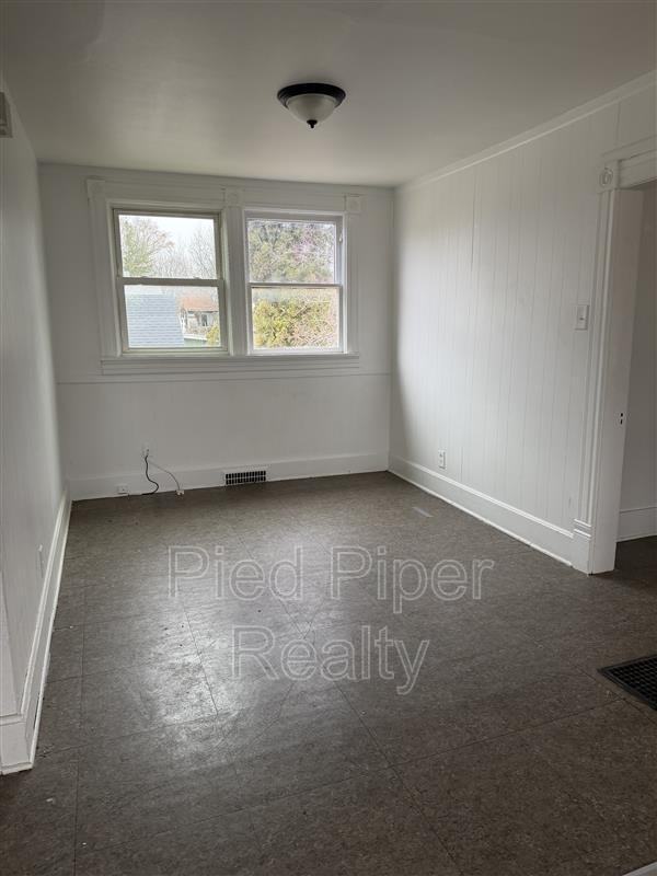 534 1/2 E Wyandotte St - Photo 5 of 7
