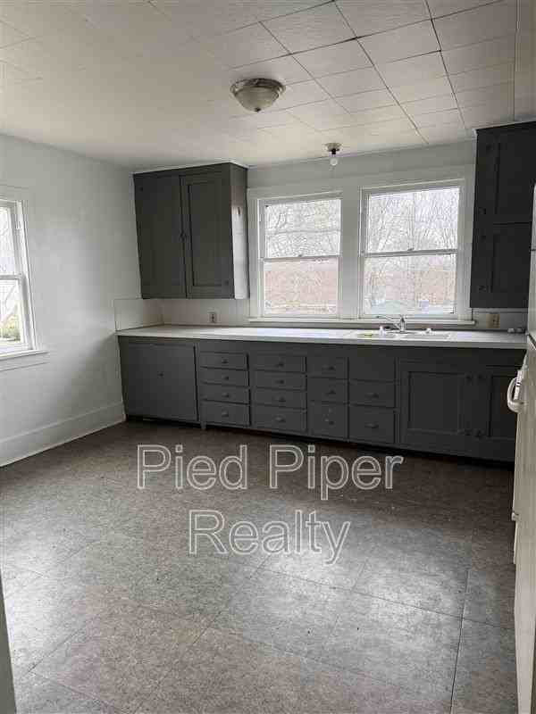 534 1/2 E Wyandotte St - Photo 6 of 7