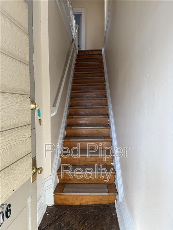 406 E Prospect Ter - Photo 2 of 9