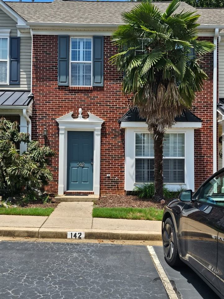 142 Spring Crossing Cir #1
