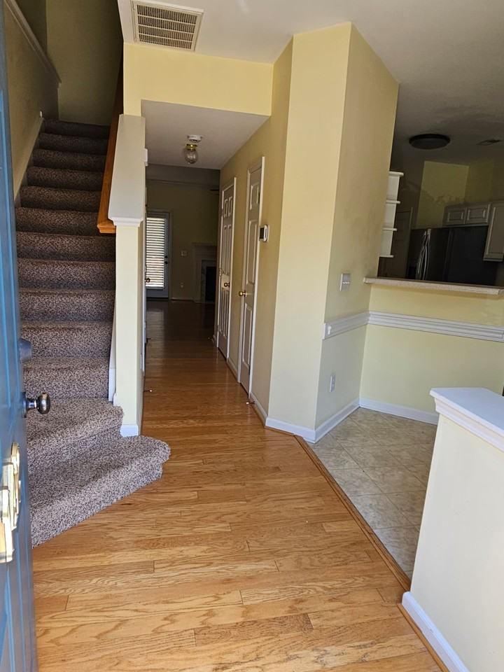 142 Spring Crossing Cir #1 - Photo 3 of 12